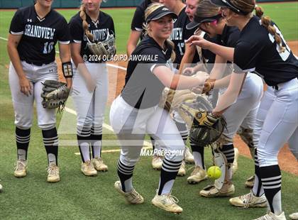 Thumbnail 1 in Grandview vs. Coahoma (UIL Softball 3A Final) photogallery.