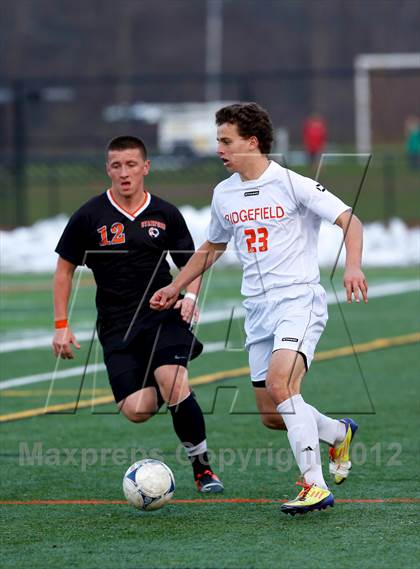 Thumbnail 2 in Ridgefield vs Stamford (CIAC Class LL Second Round) photogallery.