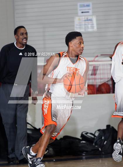 Thumbnail 2 in Fort Bend Bush vs. Lancaster (McDonald's Texas Invitational) photogallery.