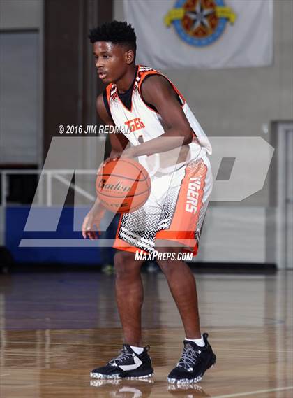 Thumbnail 2 in Fort Bend Bush vs. Lancaster (McDonald's Texas Invitational) photogallery.