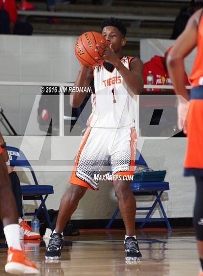 Thumbnail 2 in Fort Bend Bush vs. Lancaster (McDonald's Texas Invitational) photogallery.