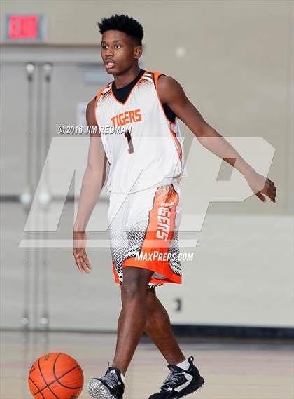 Thumbnail 1 in Fort Bend Bush vs. Lancaster (McDonald's Texas Invitational) photogallery.