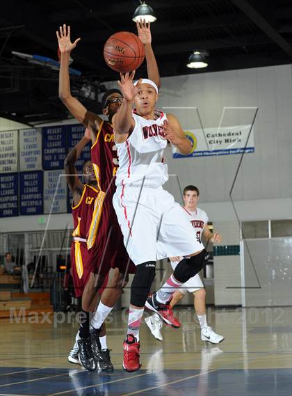 Thumbnail 3 in Bellevue vs. Antelope (MaxPreps Holiday Classic) photogallery.
