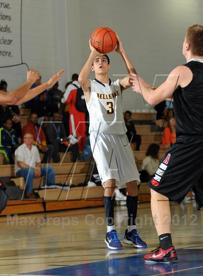 Thumbnail 1 in Bellevue vs. Antelope (MaxPreps Holiday Classic) photogallery.