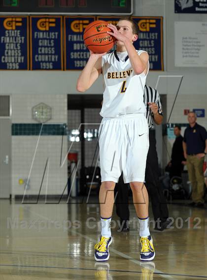 Thumbnail 3 in Bellevue vs. Antelope (MaxPreps Holiday Classic) photogallery.