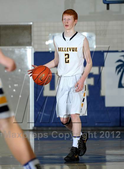 Thumbnail 3 in Bellevue vs. Antelope (MaxPreps Holiday Classic) photogallery.