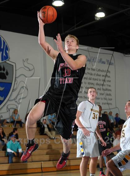 Thumbnail 1 in Bellevue vs. Antelope (MaxPreps Holiday Classic) photogallery.