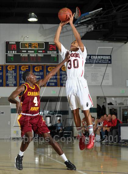 Thumbnail 2 in Bellevue vs. Antelope (MaxPreps Holiday Classic) photogallery.