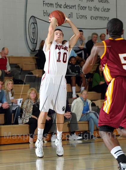 Thumbnail 3 in Bellevue vs. Antelope (MaxPreps Holiday Classic) photogallery.