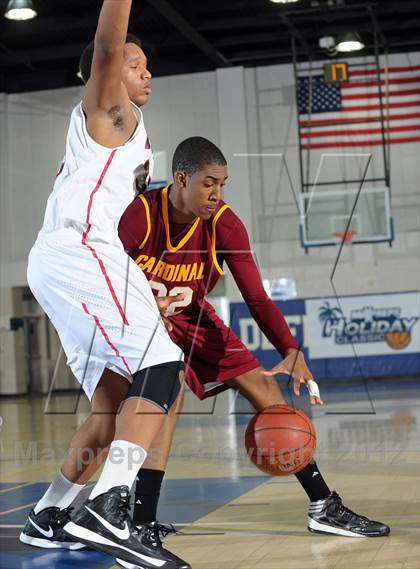Thumbnail 3 in Bellevue vs. Antelope (MaxPreps Holiday Classic) photogallery.