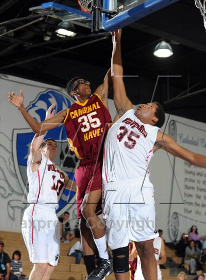 Thumbnail 3 in Bellevue vs. Antelope (MaxPreps Holiday Classic) photogallery.