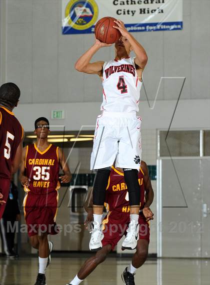 Thumbnail 1 in Bellevue vs. Antelope (MaxPreps Holiday Classic) photogallery.