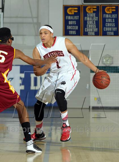 Thumbnail 3 in Bellevue vs. Antelope (MaxPreps Holiday Classic) photogallery.