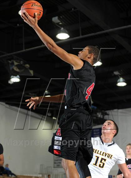 Thumbnail 1 in Bellevue vs. Antelope (MaxPreps Holiday Classic) photogallery.