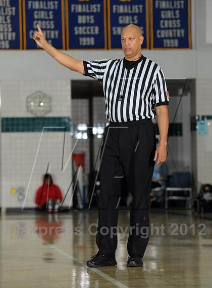 Thumbnail 2 in Bellevue vs. Antelope (MaxPreps Holiday Classic) photogallery.
