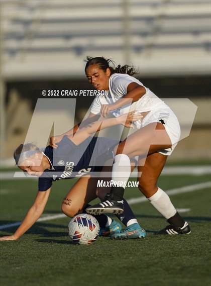 Thumbnail 3 in Snow Canyon vs. Sky View (UHSAA 4A Semifinal) photogallery.