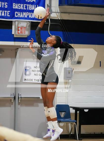 Thumbnail 2 in Notre Dame Prep vs. O'Connor photogallery.
