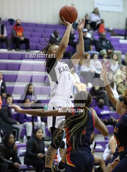 Thumbnail 3 in Example Academy vs Purcell Marian (OGBR Classic in the City) photogallery.