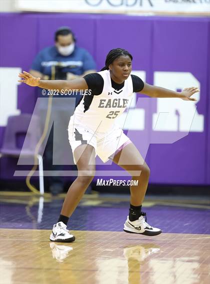 Thumbnail 3 in Example Academy vs Purcell Marian (OGBR Classic in the City) photogallery.