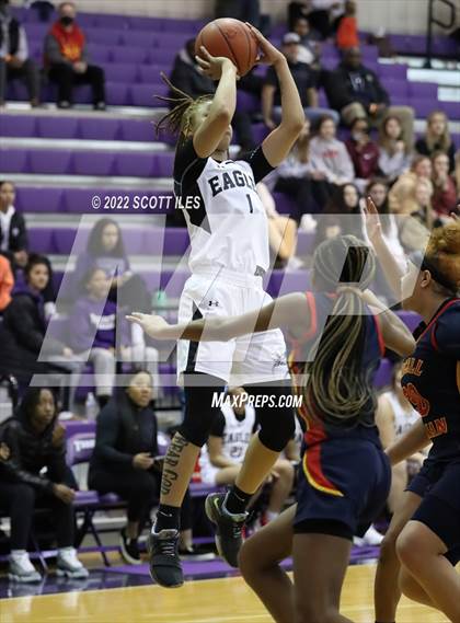 Thumbnail 2 in Example Academy vs Purcell Marian (OGBR Classic in the City) photogallery.