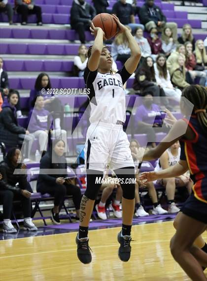 Thumbnail 3 in Example Academy vs Purcell Marian (OGBR Classic in the City) photogallery.