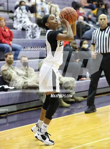 Thumbnail 2 in Example Academy vs Purcell Marian (OGBR Classic in the City) photogallery.