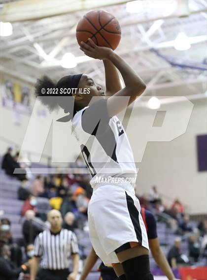 Thumbnail 3 in Example Academy vs Purcell Marian (OGBR Classic in the City) photogallery.