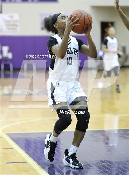 Thumbnail 3 in Example Academy vs Purcell Marian (OGBR Classic in the City) photogallery.