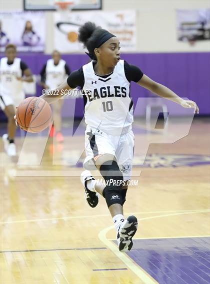 Thumbnail 3 in Example Academy vs Purcell Marian (OGBR Classic in the City) photogallery.
