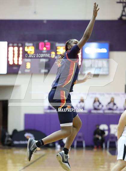 Thumbnail 2 in Example Academy vs Purcell Marian (OGBR Classic in the City) photogallery.