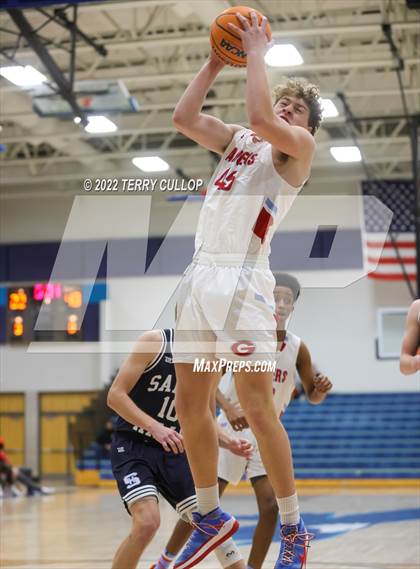 Thumbnail 1 in Salem Hills vs. Granger (Eagle Holiday Shootout) photogallery.