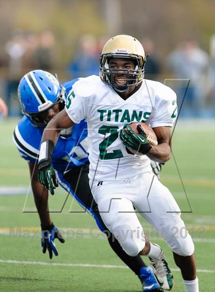 Thumbnail 2 in Boylan vs. Lake Zurich (IHSA 7A Quarterfinal) photogallery.