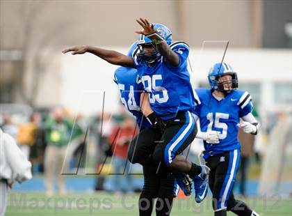 Thumbnail 2 in Boylan vs. Lake Zurich (IHSA 7A Quarterfinal) photogallery.