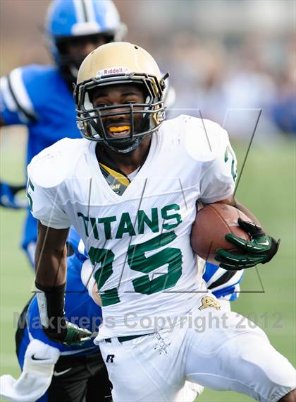 Thumbnail 3 in Boylan vs. Lake Zurich (IHSA 7A Quarterfinal) photogallery.