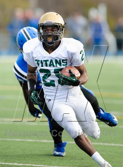 Thumbnail 3 in Boylan vs. Lake Zurich (IHSA 7A Quarterfinal) photogallery.