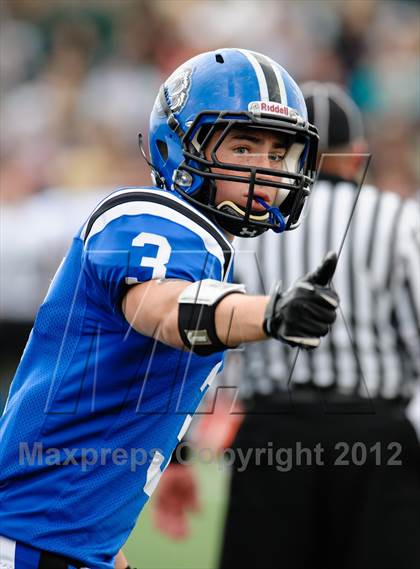 Thumbnail 3 in Boylan vs. Lake Zurich (IHSA 7A Quarterfinal) photogallery.