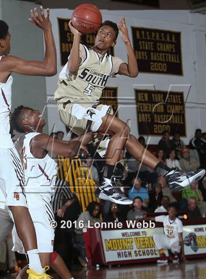 Thumbnail 1 in Clarkstown South vs Mt. Vernon (Section 1 Quarter Final) photogallery.