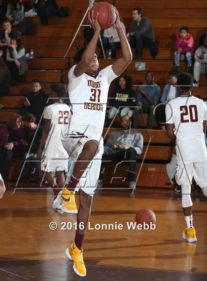 Thumbnail 1 in Clarkstown South vs Mt. Vernon (Section 1 Quarter Final) photogallery.