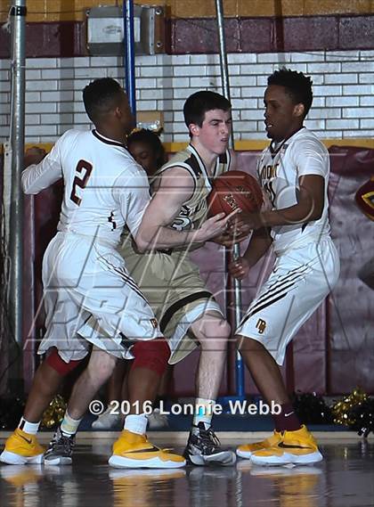 Thumbnail 1 in Clarkstown South vs Mt. Vernon (Section 1 Quarter Final) photogallery.
