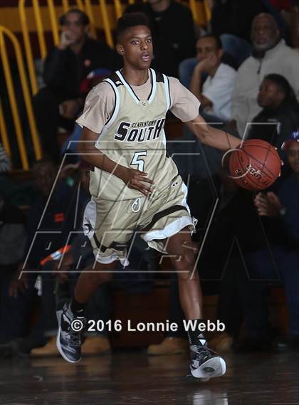 Thumbnail 2 in Clarkstown South vs Mt. Vernon (Section 1 Quarter Final) photogallery.