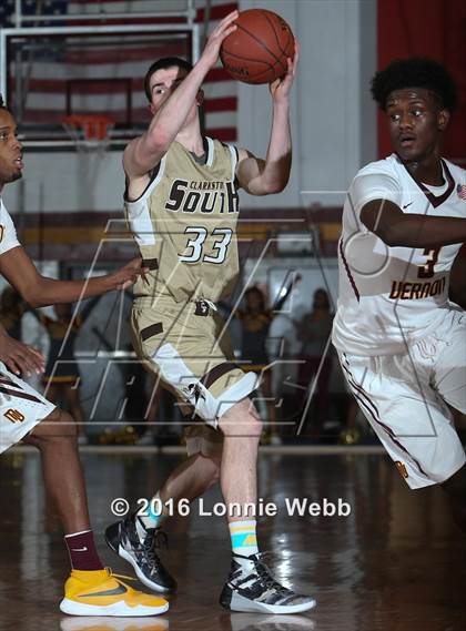 Thumbnail 2 in Clarkstown South vs Mt. Vernon (Section 1 Quarter Final) photogallery.