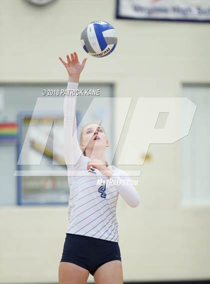 Thumbnail 2 in Washington-Lee @ Yorktown photogallery.