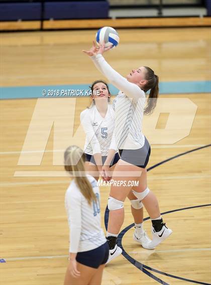 Thumbnail 3 in Washington-Lee @ Yorktown photogallery.