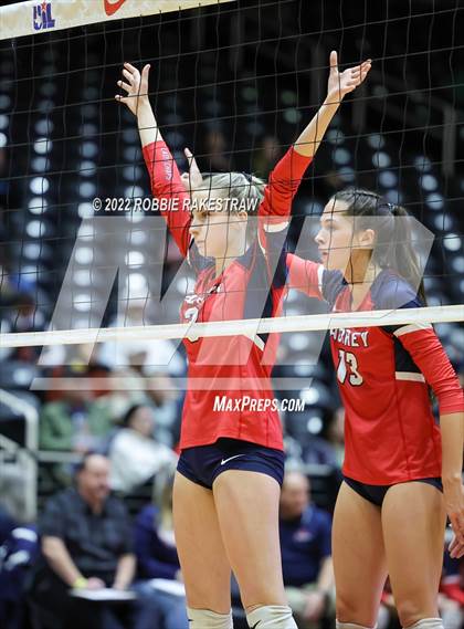 Thumbnail 2 in Aubrey vs. Randall (UIL 4A Final) photogallery.