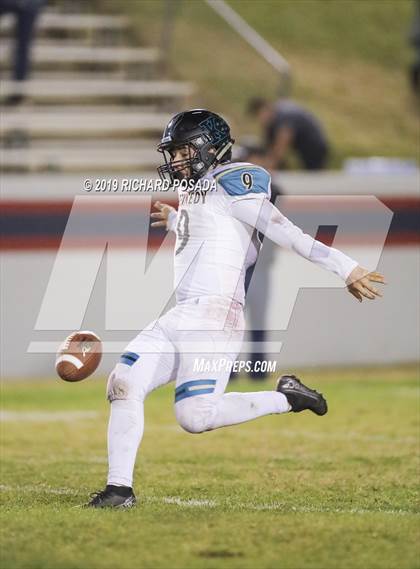 Thumbnail 2 in Selma vs. Kennedy (CIF CS D3 Semifinal) photogallery.