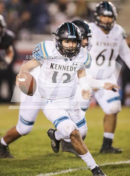 Thumbnail 2 in Selma vs. Kennedy (CIF CS D3 Semifinal) photogallery.