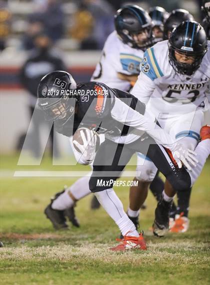 Thumbnail 2 in Selma vs. Kennedy (CIF CS D3 Semifinal) photogallery.