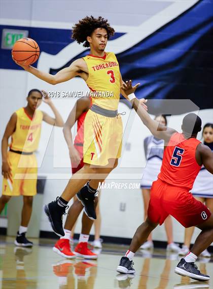 Thumbnail 3 in Taft vs Coronado (War On The Floor Showcase) photogallery.