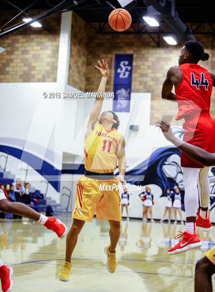 Thumbnail 1 in Taft vs Coronado (War On The Floor Showcase) photogallery.
