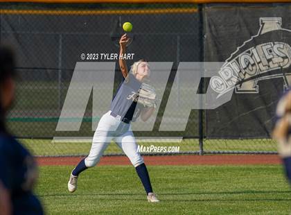 Thumbnail 1 in Decatur Central vs. Avon (IHSAA 4A Sectional #12 Semi-Final) photogallery.